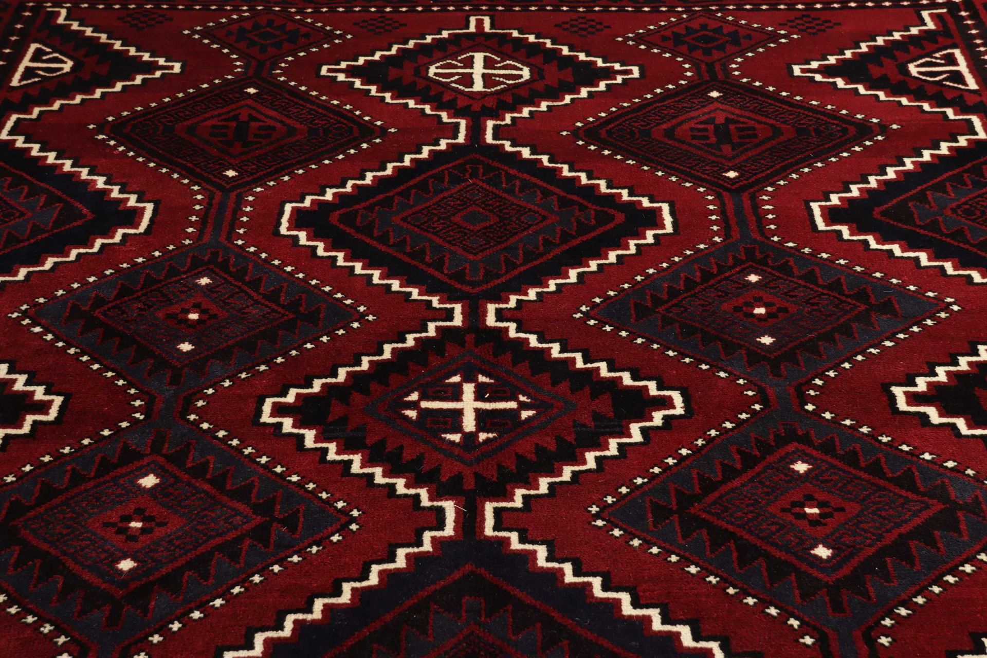 Hand-Knotted Wool Loribaft Persian Rug, 224 × 299 cm