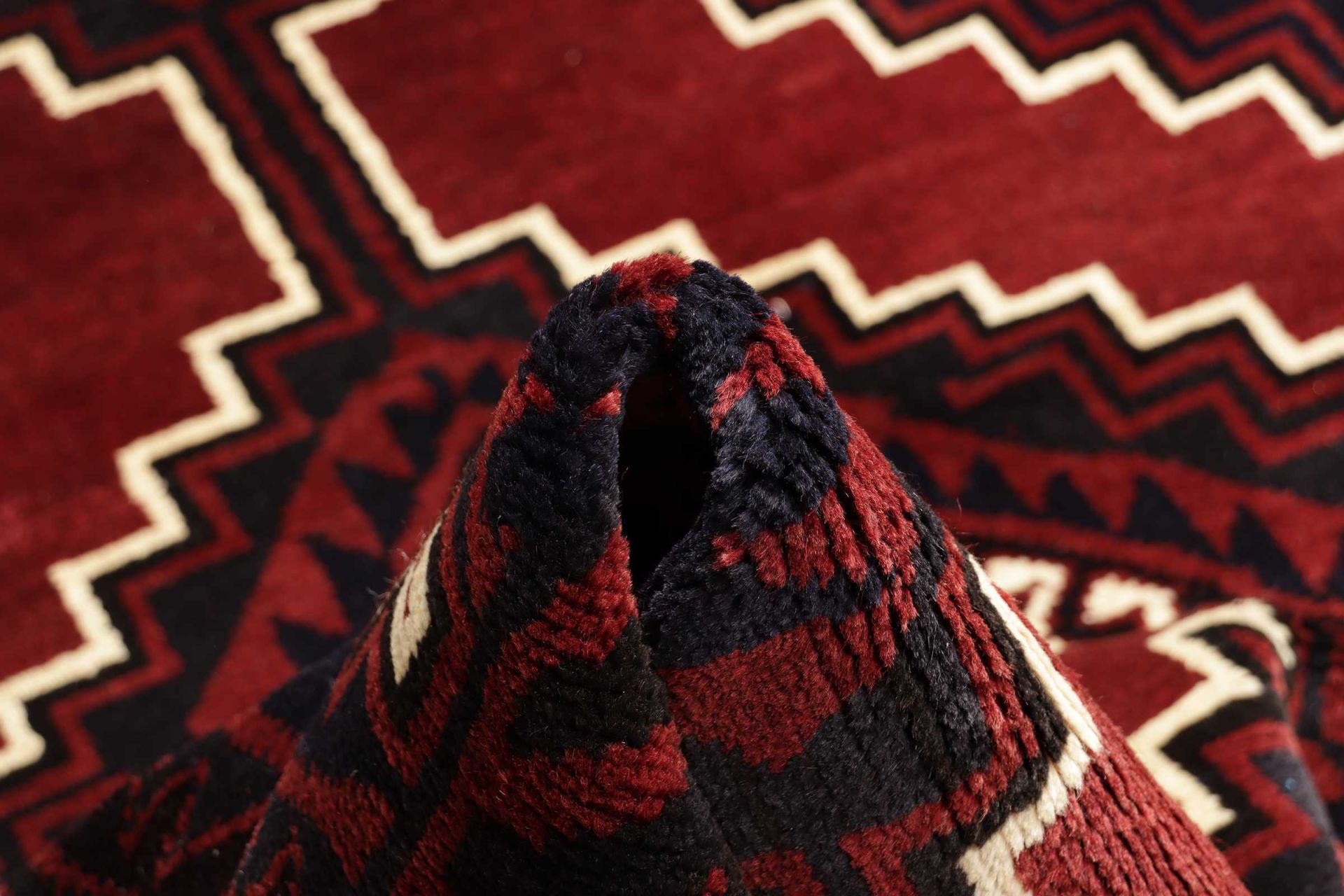 Hand-Knotted Wool Loribaft Persian Rug, 224 × 299 cm
