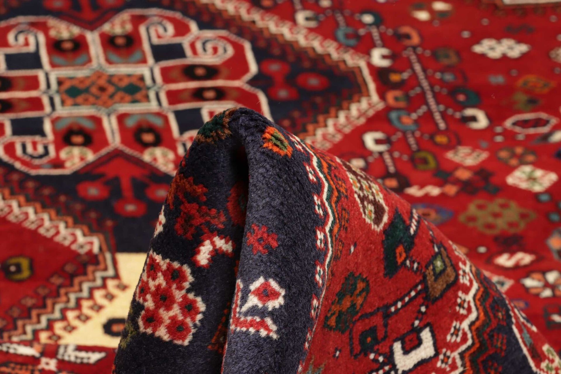 Shiraz Persian Rug 176 × 286 cm, Wool, hand-knotted