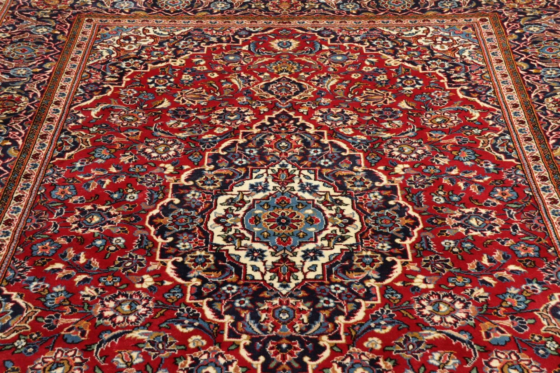 Kashan Persian Rug — hand-knotted, 196 × 302 cm, Wool