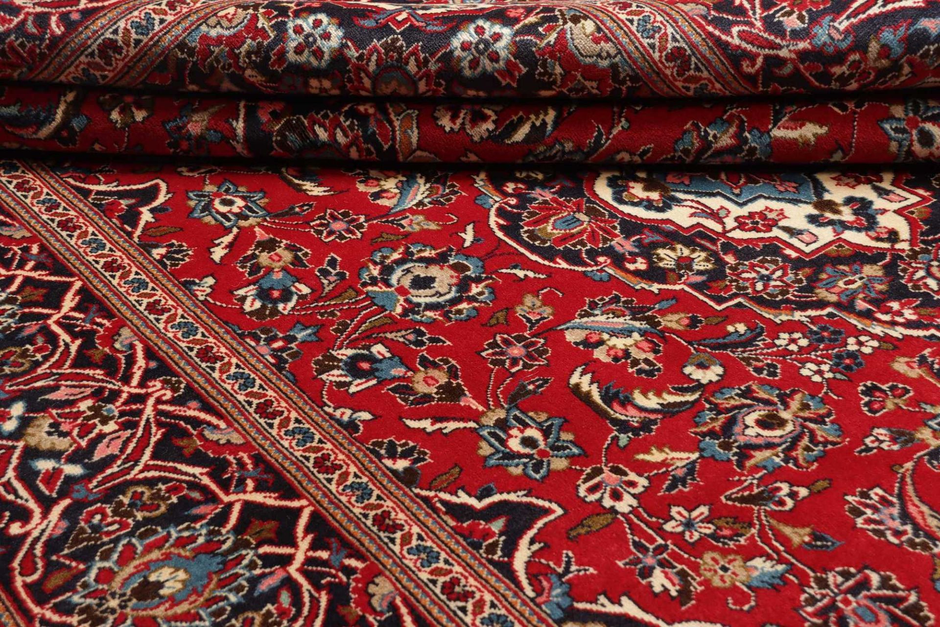 Hand-Knotted Wool Kashan Persian Rug, 198 × 307 cm