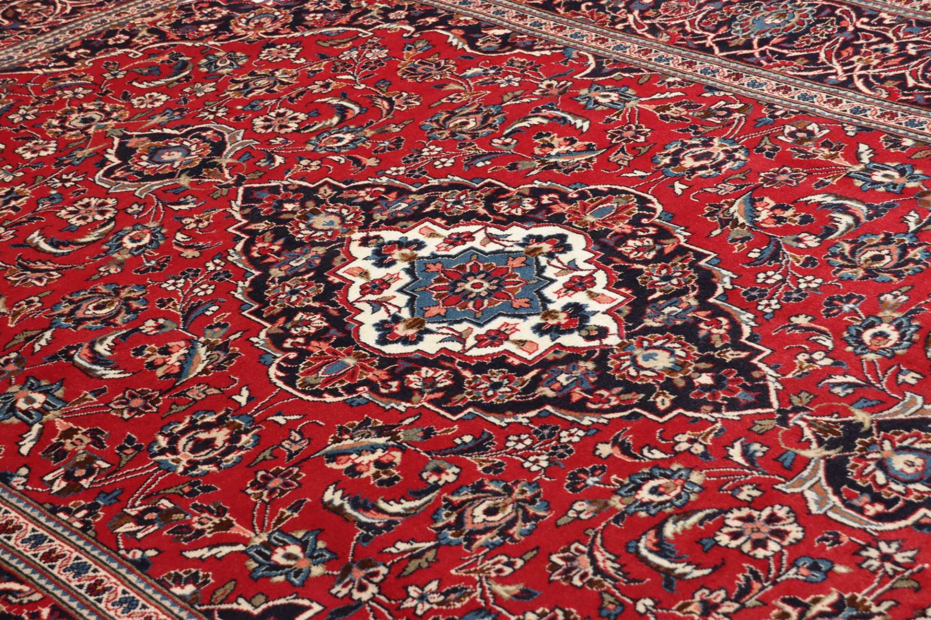 Hand-Knotted Wool Kashan Persian Rug, 201 × 307 cm