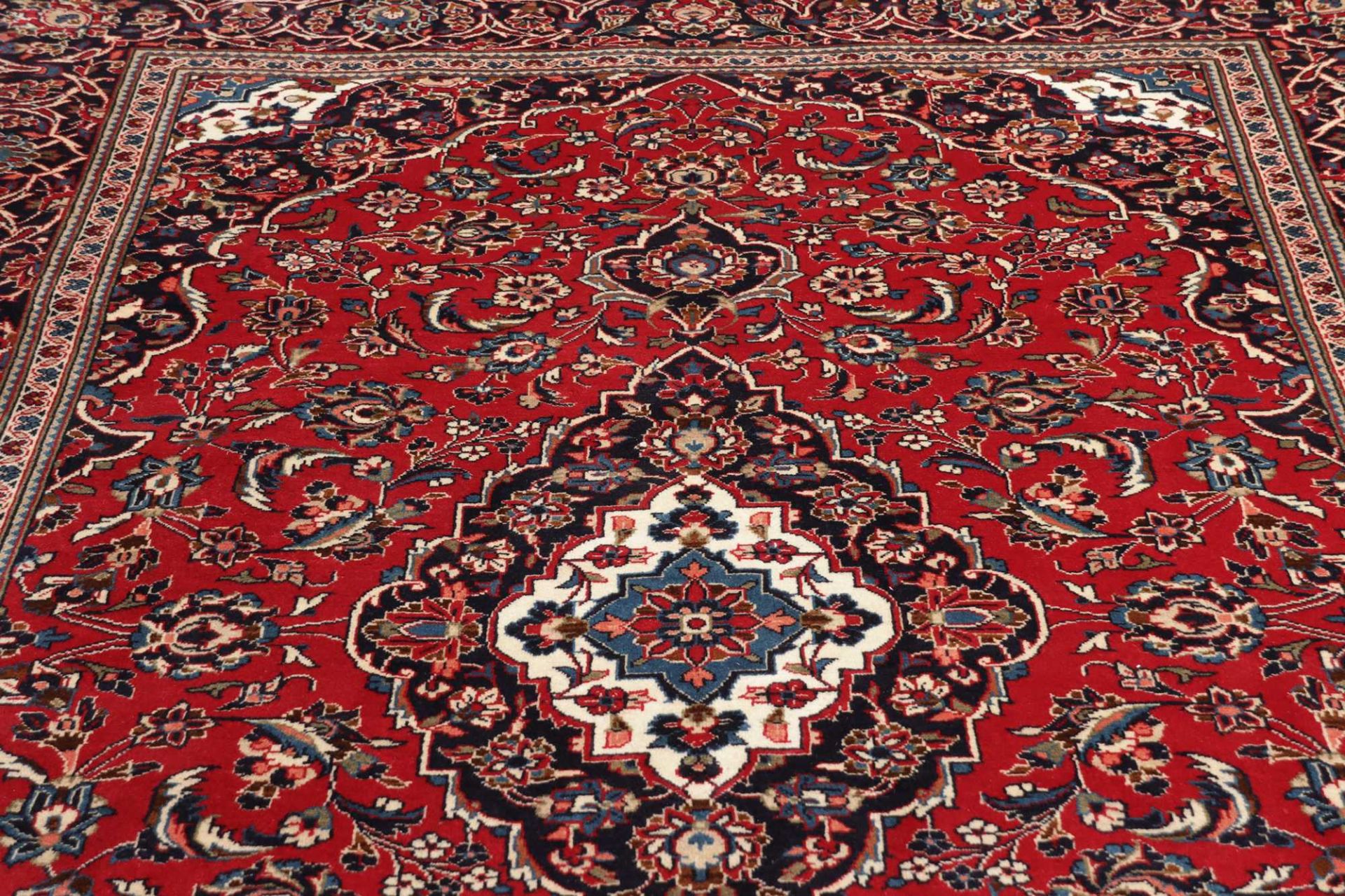 Hand-Knotted Wool Kashan Persian Rug, 201 × 307 cm