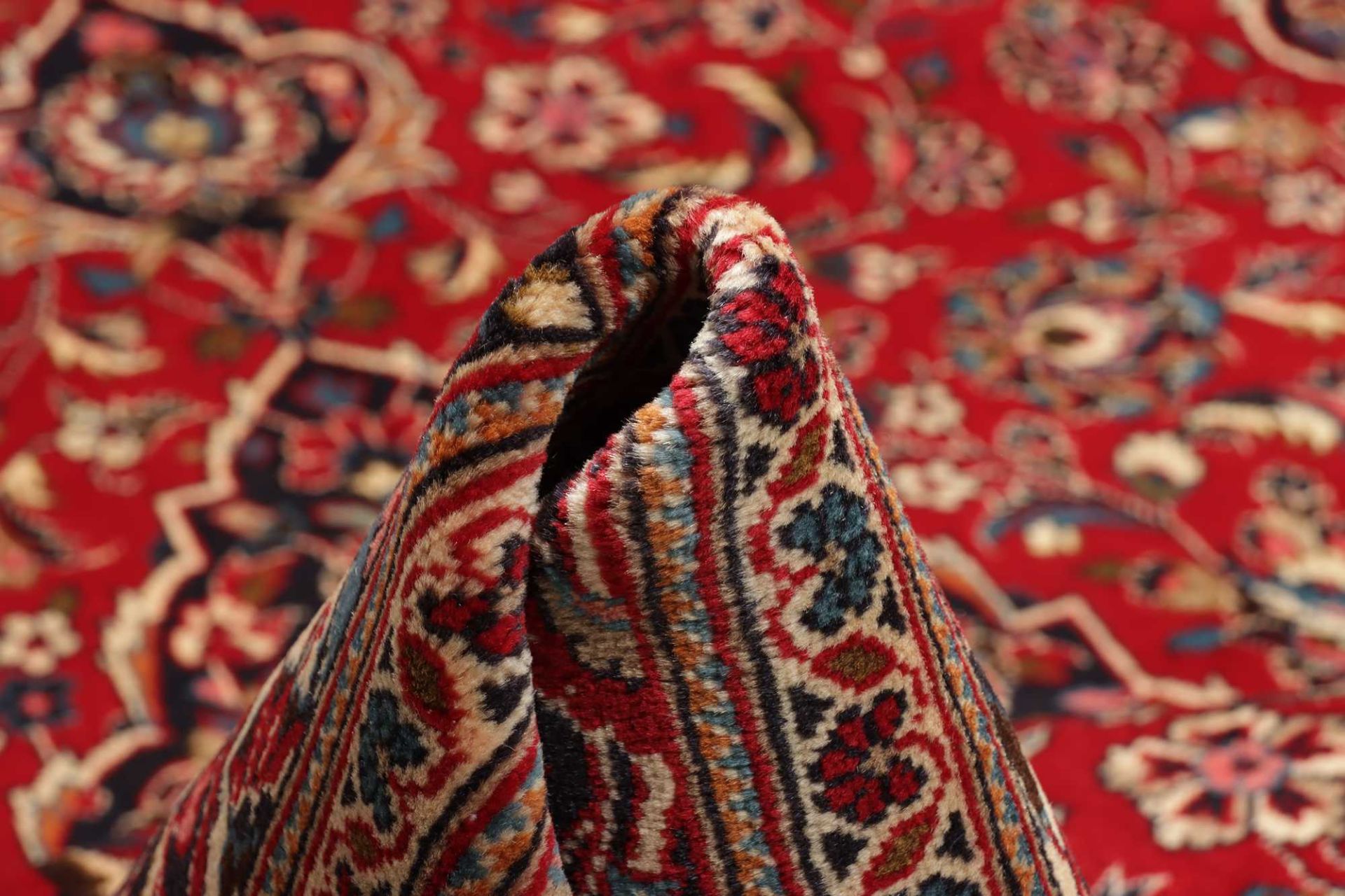 Hand-Knotted Wool Kashan Persian Rug, 201 × 307 cm