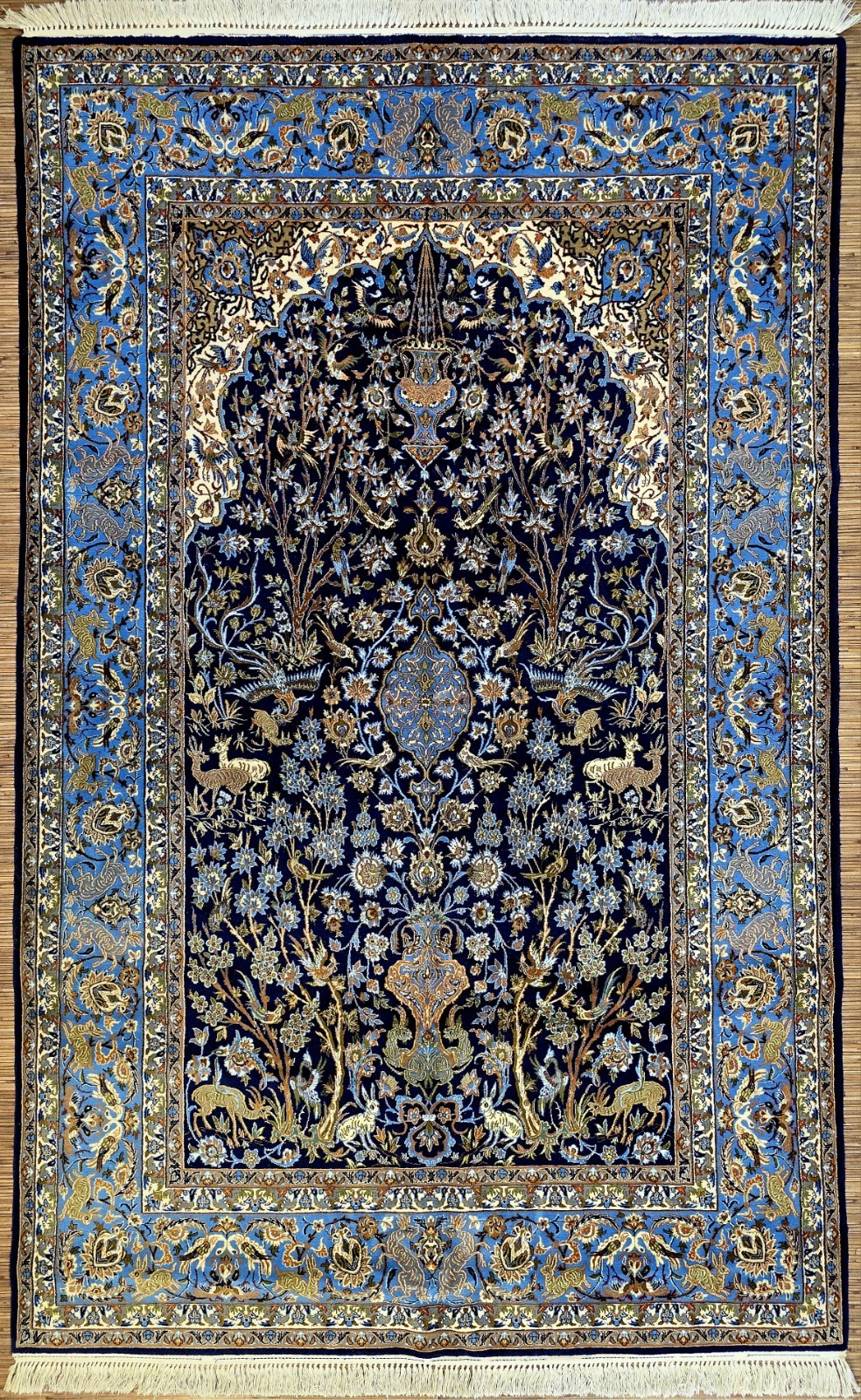 Persian Rug Isfahan 250 x 155 cm Silk Hand-knotted