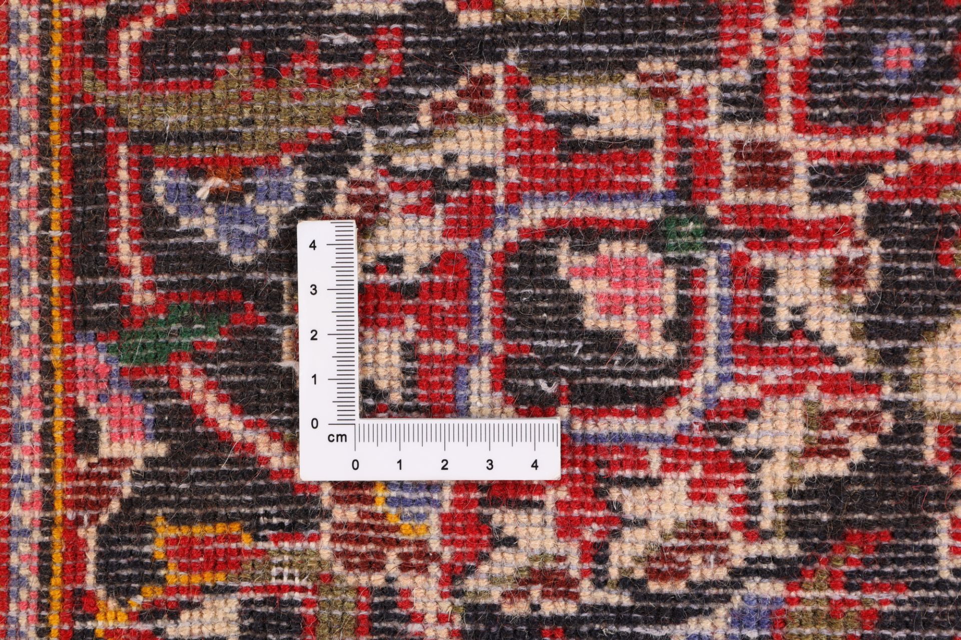 Hand-Knotted Wool Kashan Persian Rug, 203 × 304 cm