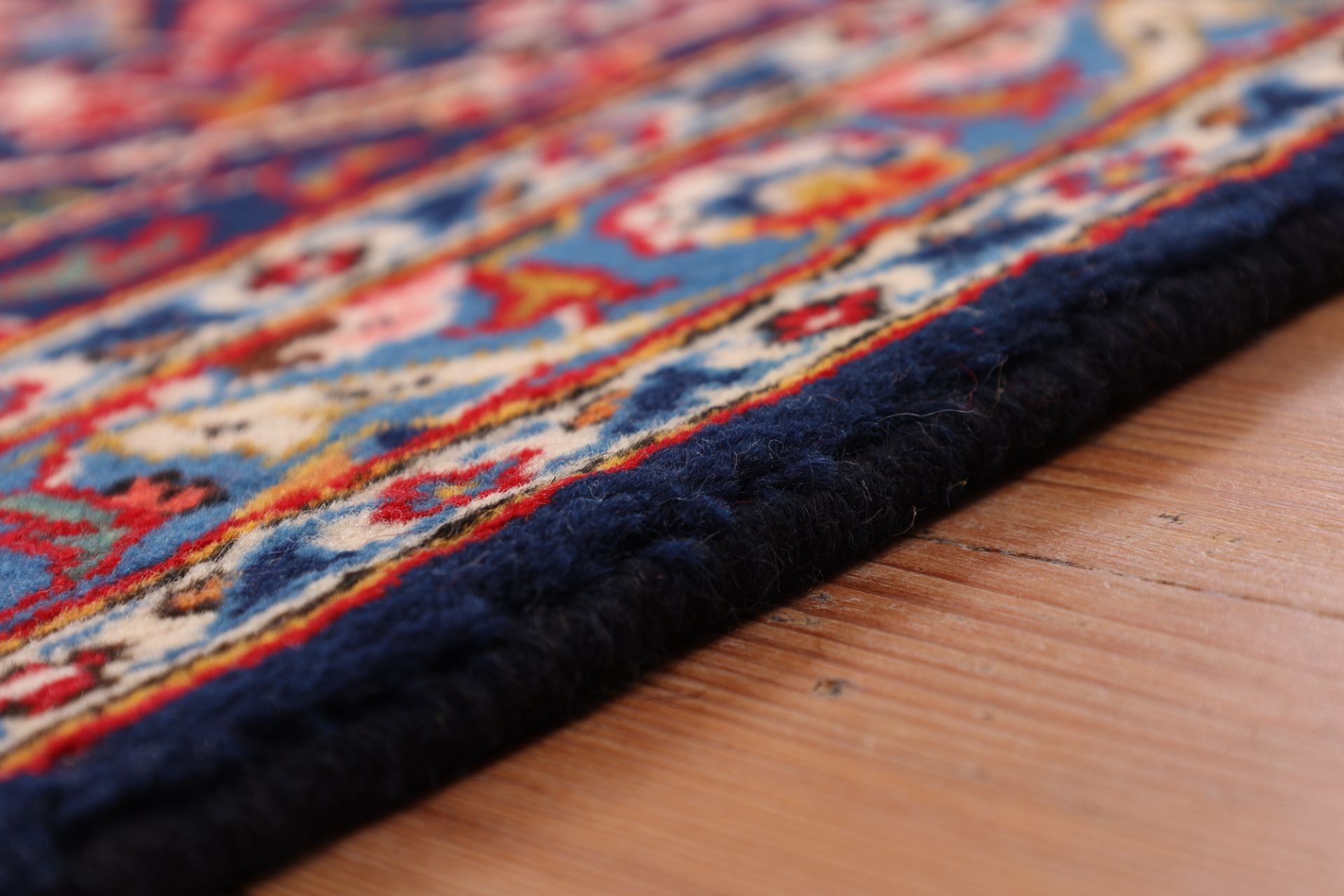 Hand-Knotted Wool Kashan Persian Rug, 305 × 412 cm