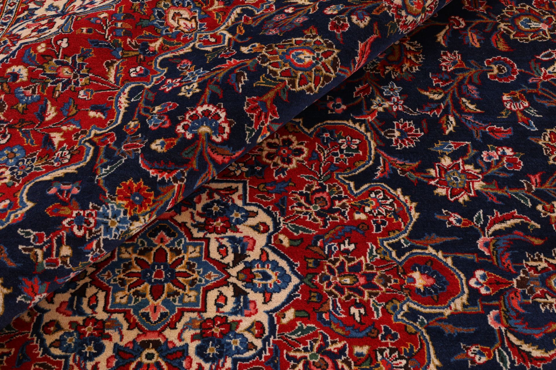 Hand-Knotted Wool Kashan Persian Rug, 305 × 412 cm