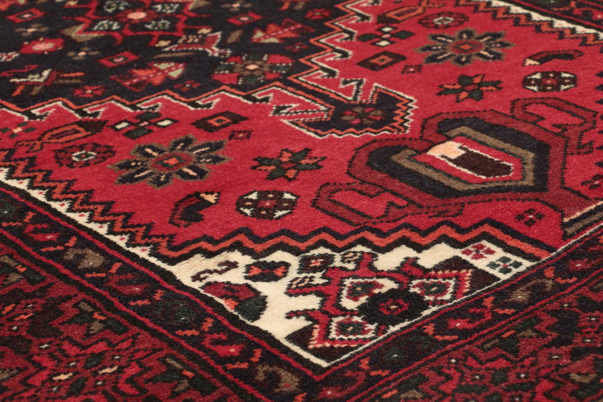Hamadan Persian Rug 105 × 150 cm, Wool, hand-knotted