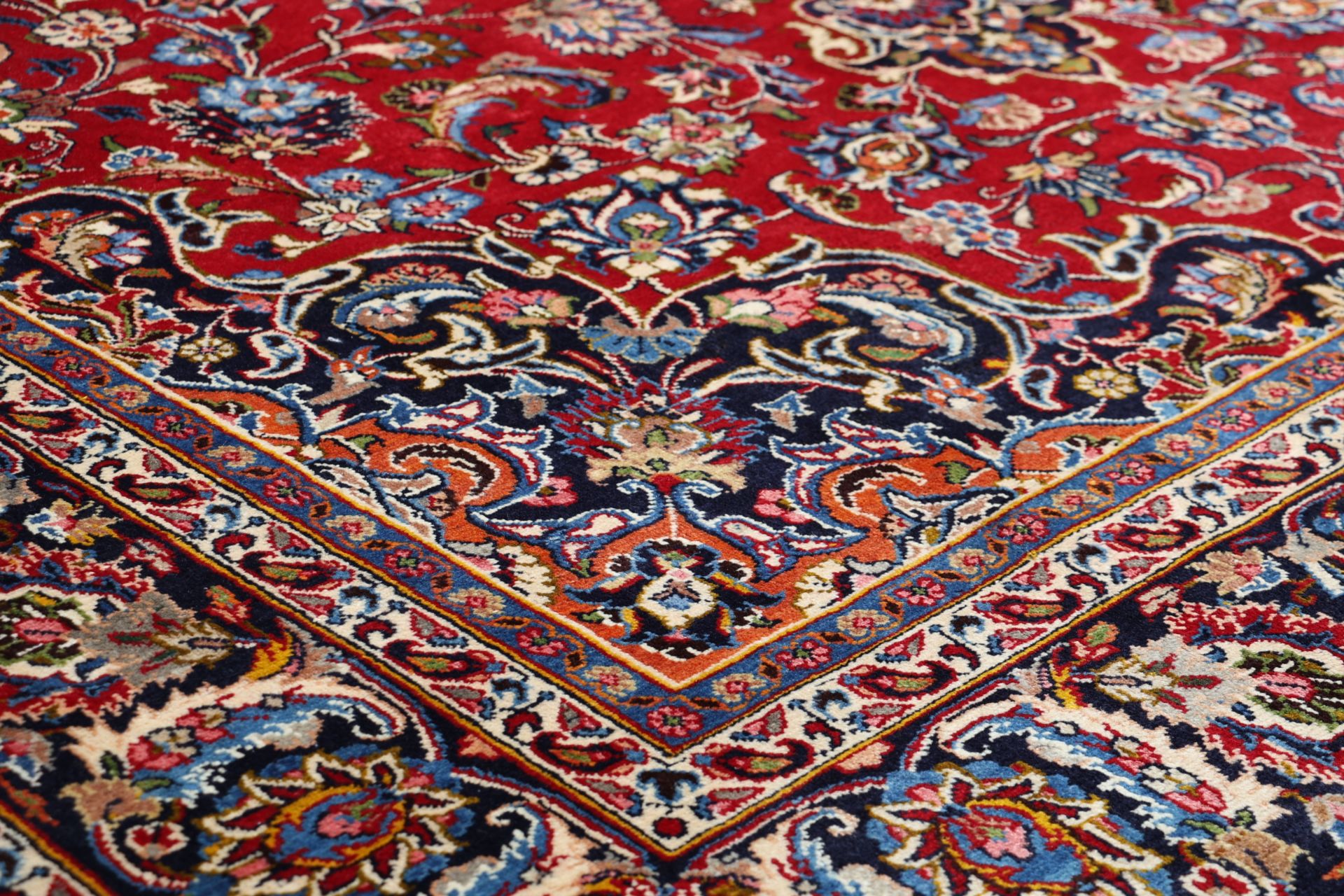 Mashhad Persian Rug — hand-knotted, 245 × 356 cm, Wool