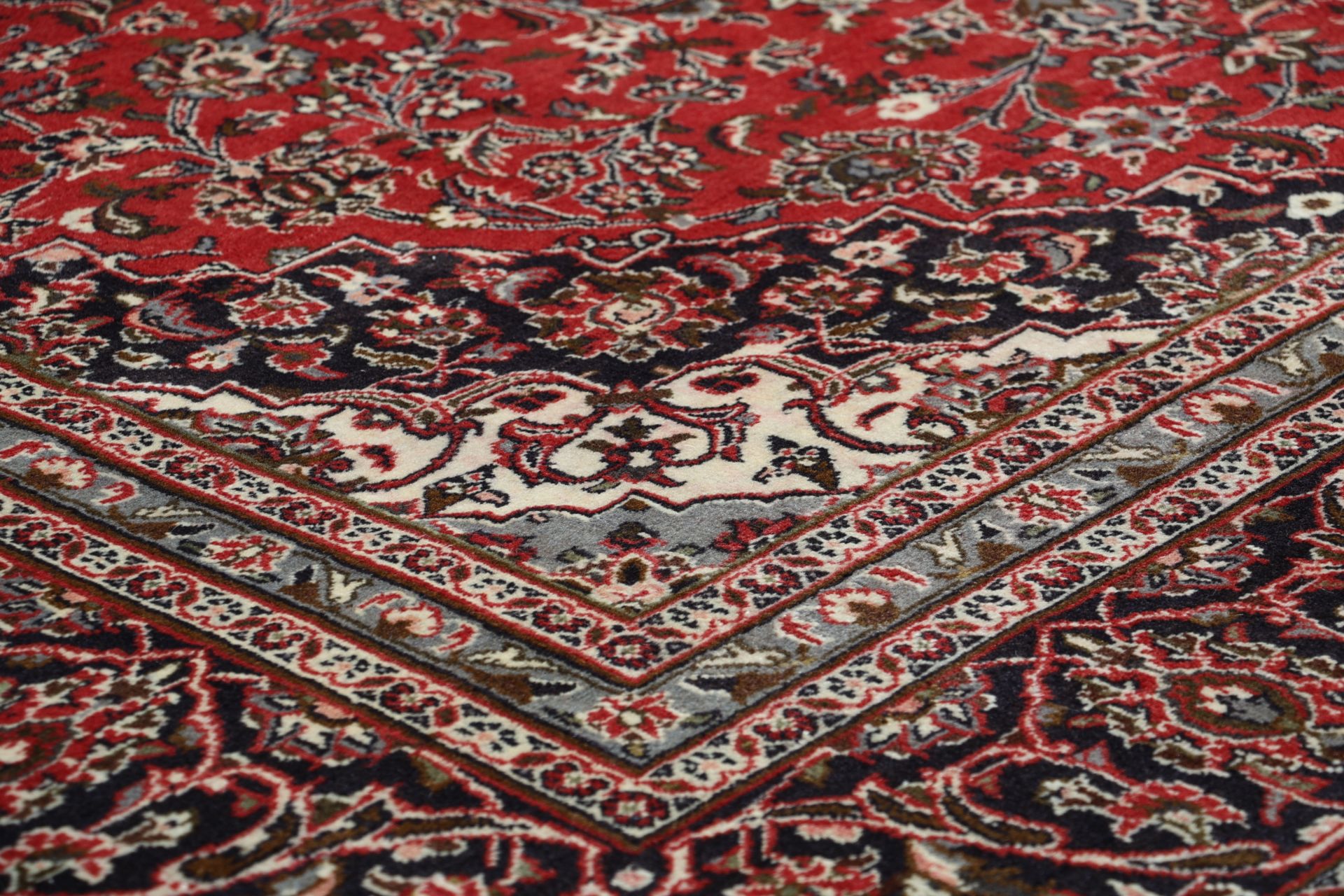 Mashhad Persian Rug — hand-knotted, 245 × 328 cm, Wool