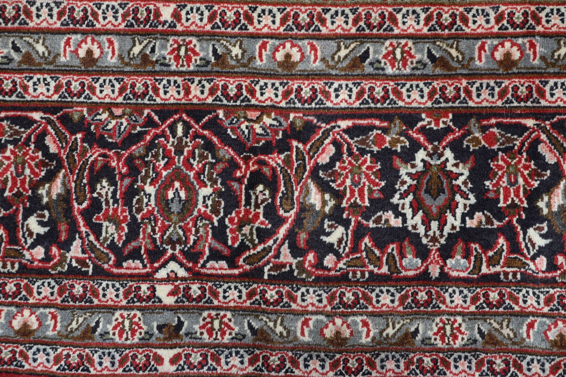 Mashhad Persian Rug — hand-knotted, 245 × 328 cm, Wool