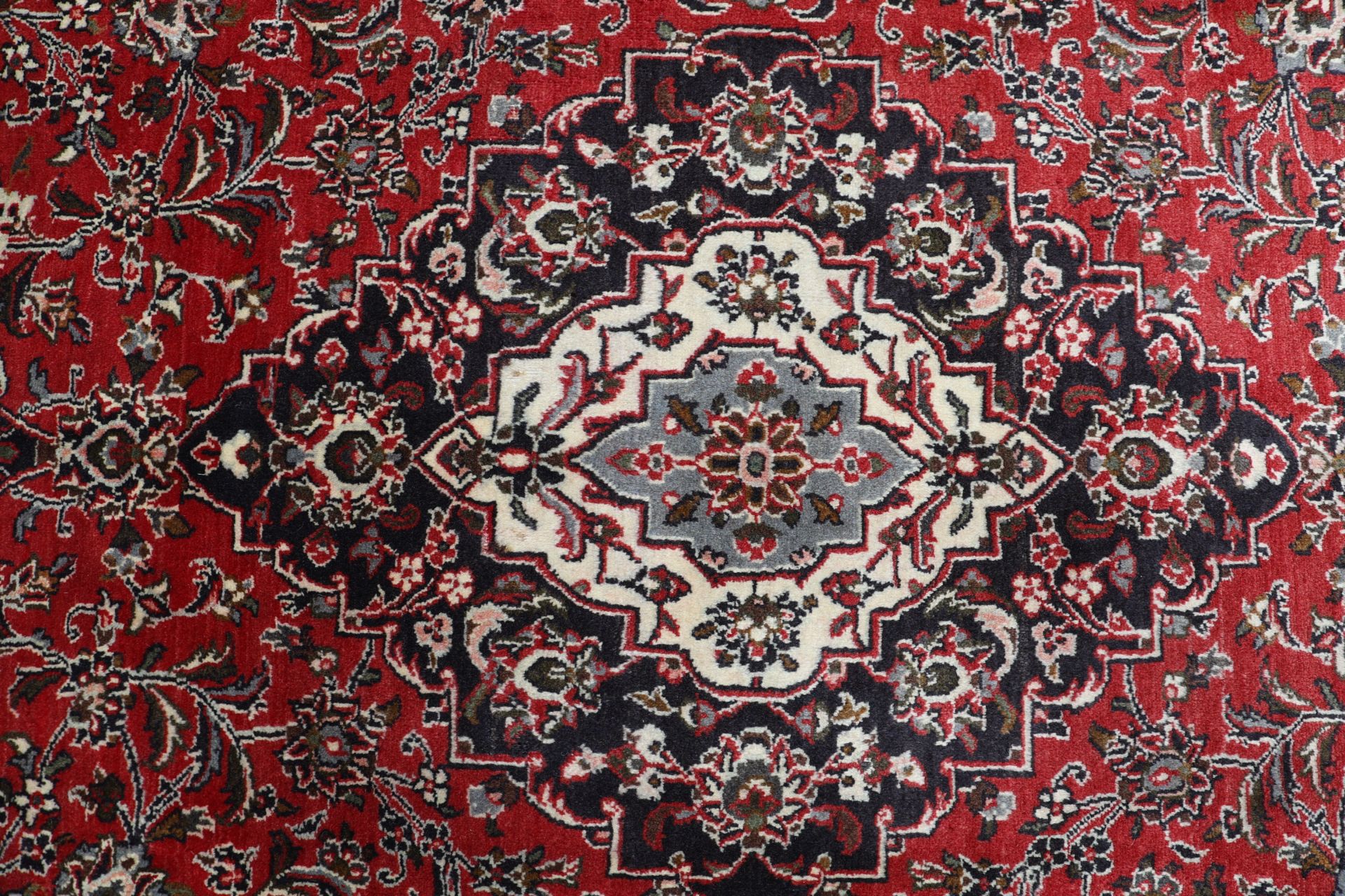 Mashhad Persian Rug — hand-knotted, 245 × 328 cm, Wool