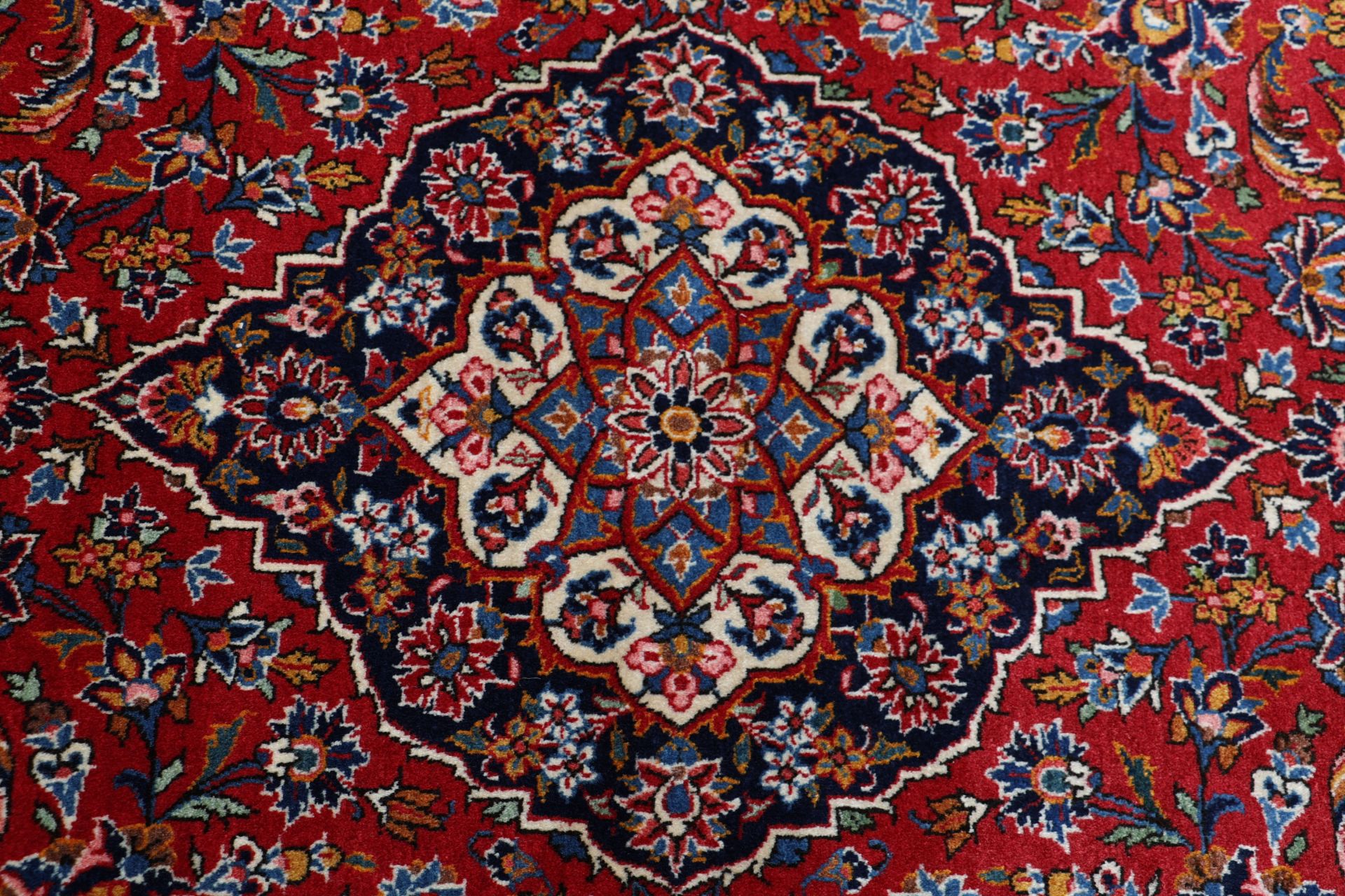 Kashan Persian Rug — hand-knotted, 140 × 220 cm, Wool
