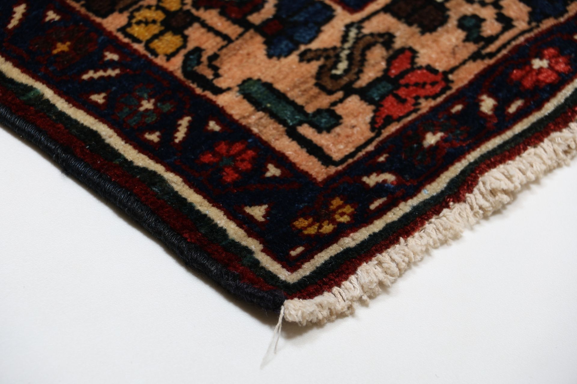 Antique Bakhtiari Persian Rug, 162 × 205 cm, Wool