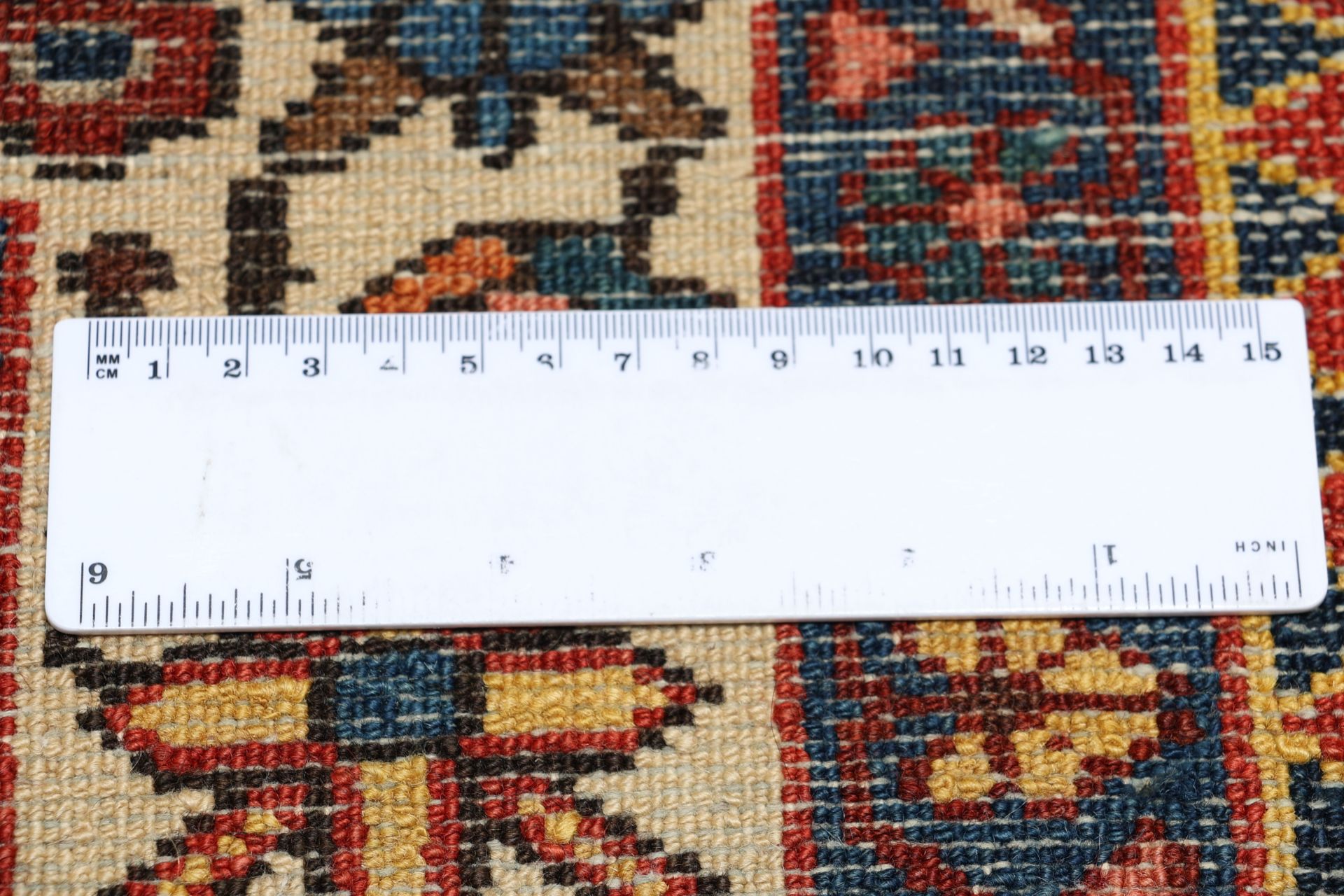 Hand-Knotted Wool Bakhtiari Persian Rug, 141 × 219 cm