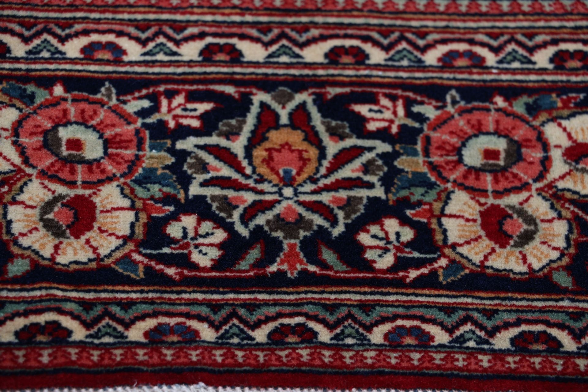 Antique Wool Kashan Persian Rug, 135 × 205 cm
