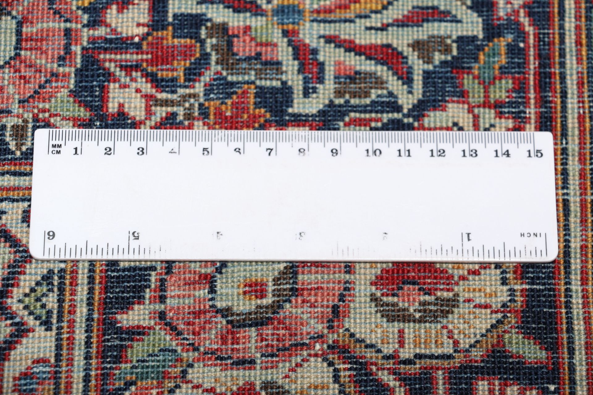 Antique Wool Kashan Persian Rug, 135 × 205 cm
