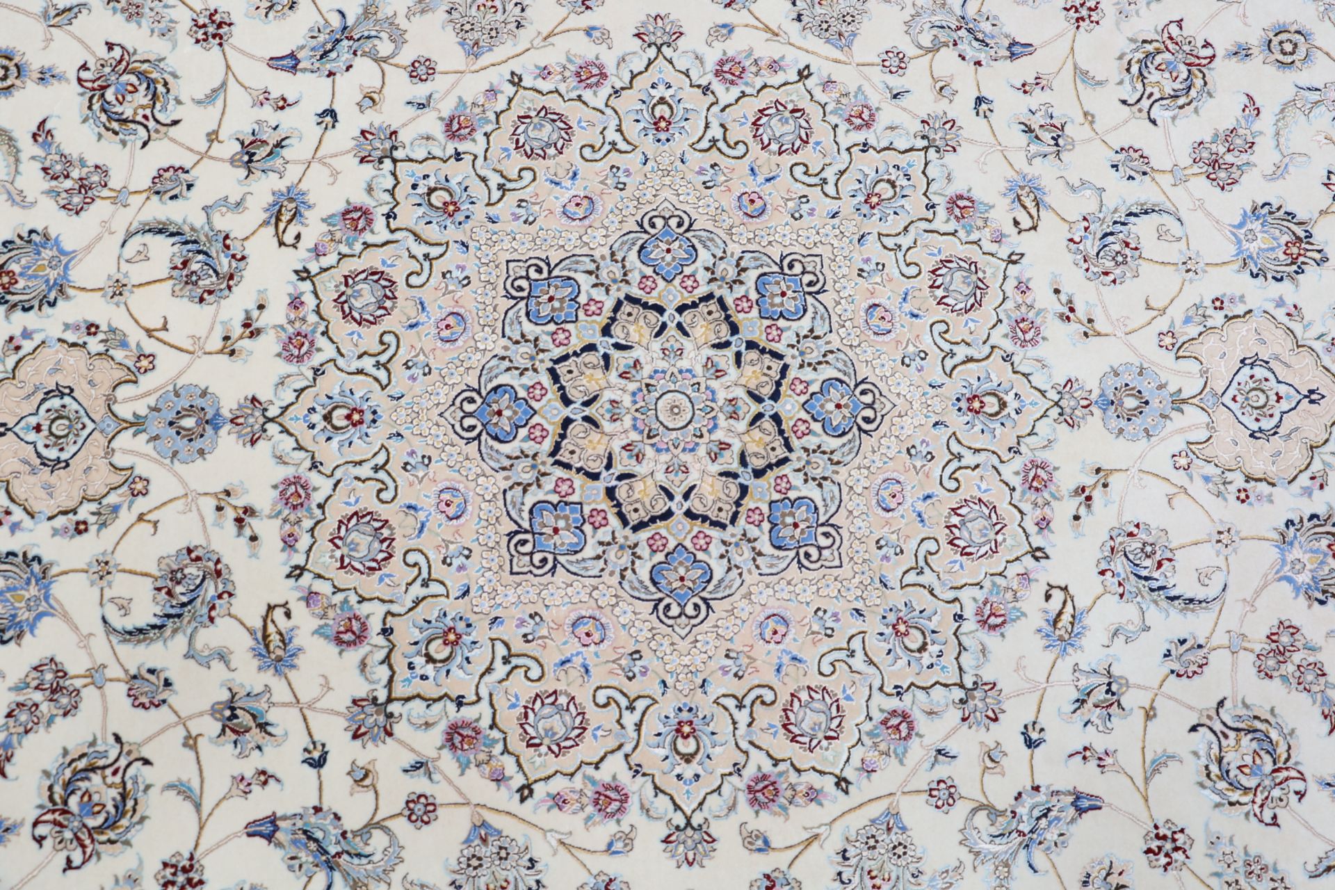 perserteppich-nain-257-x-350-cm-schurwolle-seide-handgeknupft-8 Nain Persian Rug — hand-knotted, 257 × 350 cm, Wool & Silk