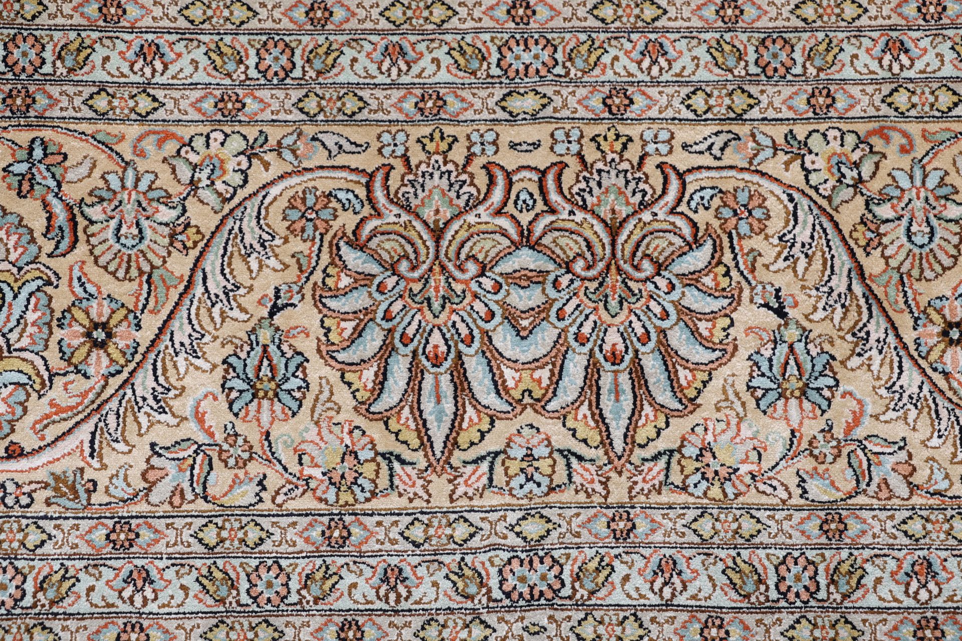 Kashmir Indian Rug 216 × 315 cm, Silk, hand-knotted