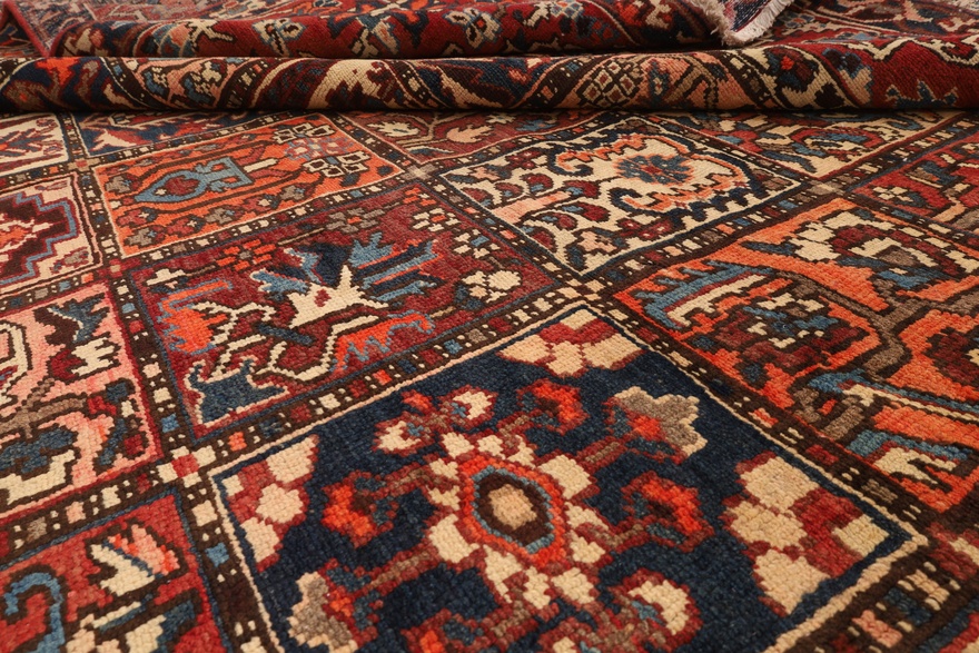 Bakhtiari Persian Rug — hand-knotted, 422 × 320 cm, Wool