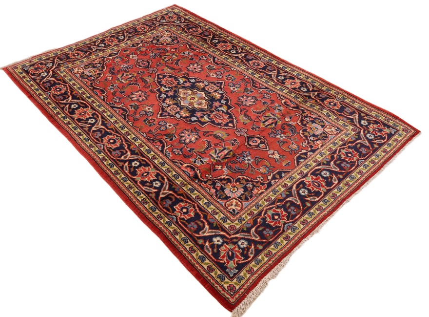 Hand-Knotted Wool Kashan Persian Rug, 164 × 106 cm