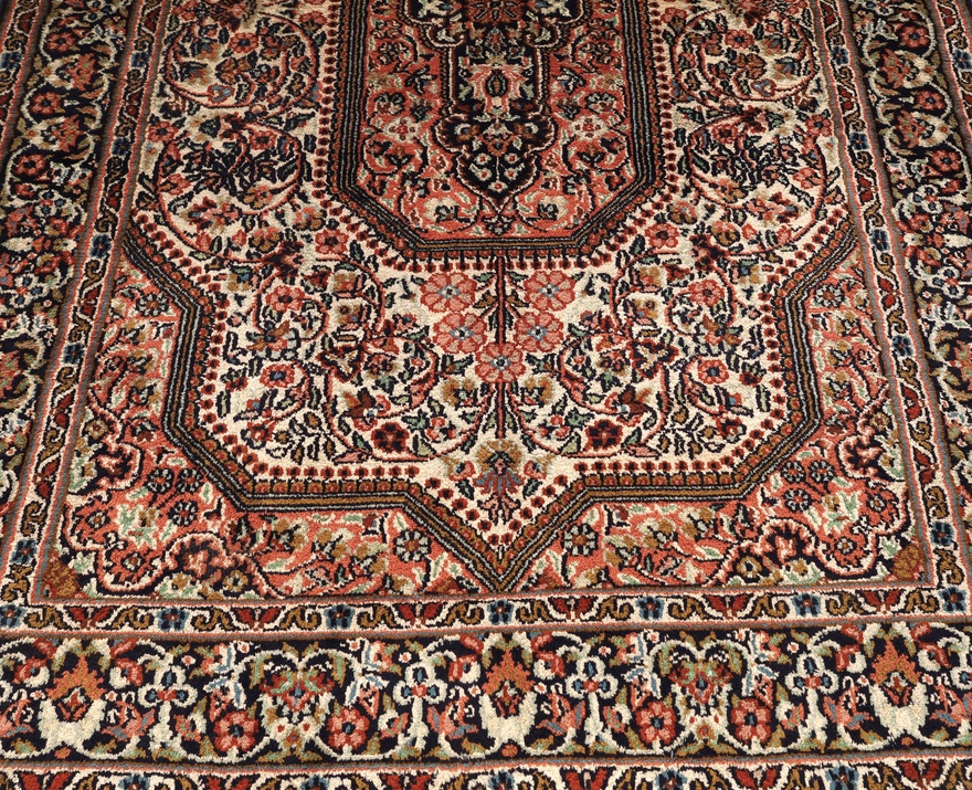 Kashmir Indian Rug — hand-knotted, 122 × 83 cm, Silk