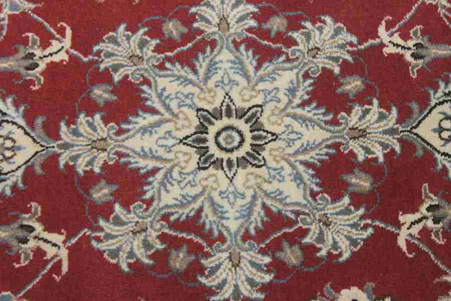 Nain Persian Rug — hand-knotted, 134 × 87 cm, Wool & Silk