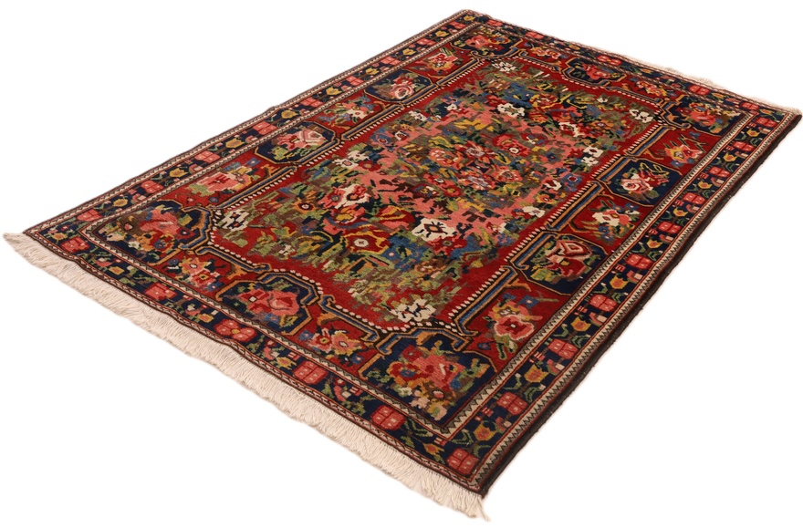 Antique Bakhtiari Persian Rug — 210 × 148 cm, Wool