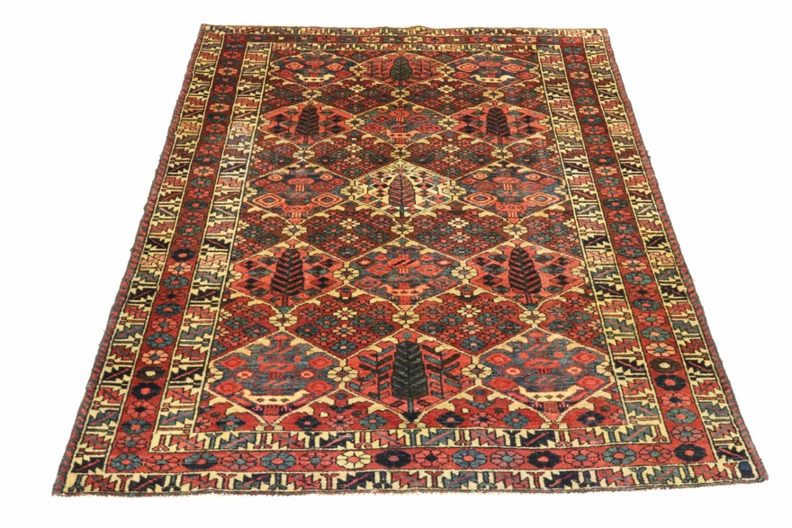 Antique Wool Bakhtiari Persian Rug, 207 × 136 cm