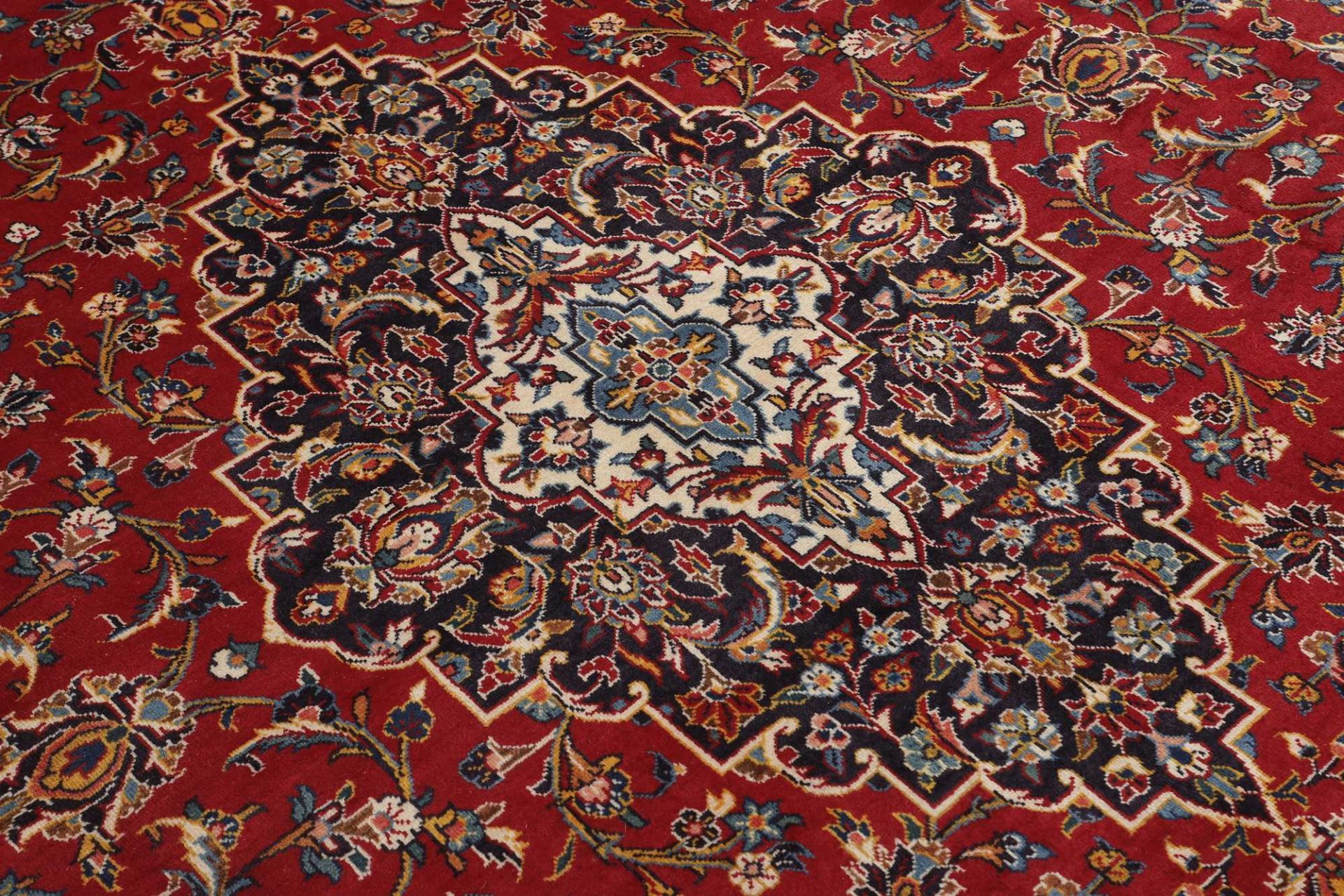 Hand-Knotted Wool Kashan Persian Rug, 311 × 502 cm