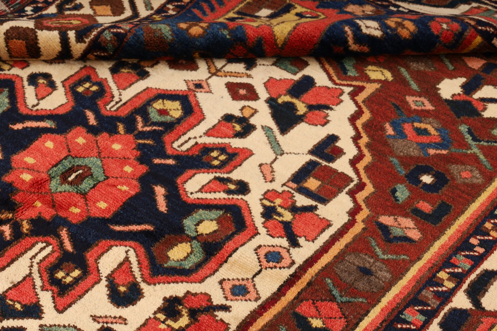 perserteppich-bakhtiar-262-x-151-cm-wolle-handgeknuepft-antik-6 Antique Wool Bakhtiari Persian Rug, 262 × 151 cm