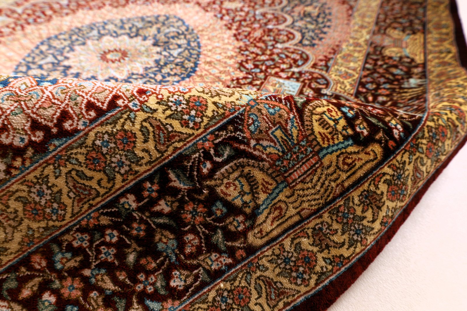 Qom Persian Rug 118 × 80 cm, Silk, hand-knotted
