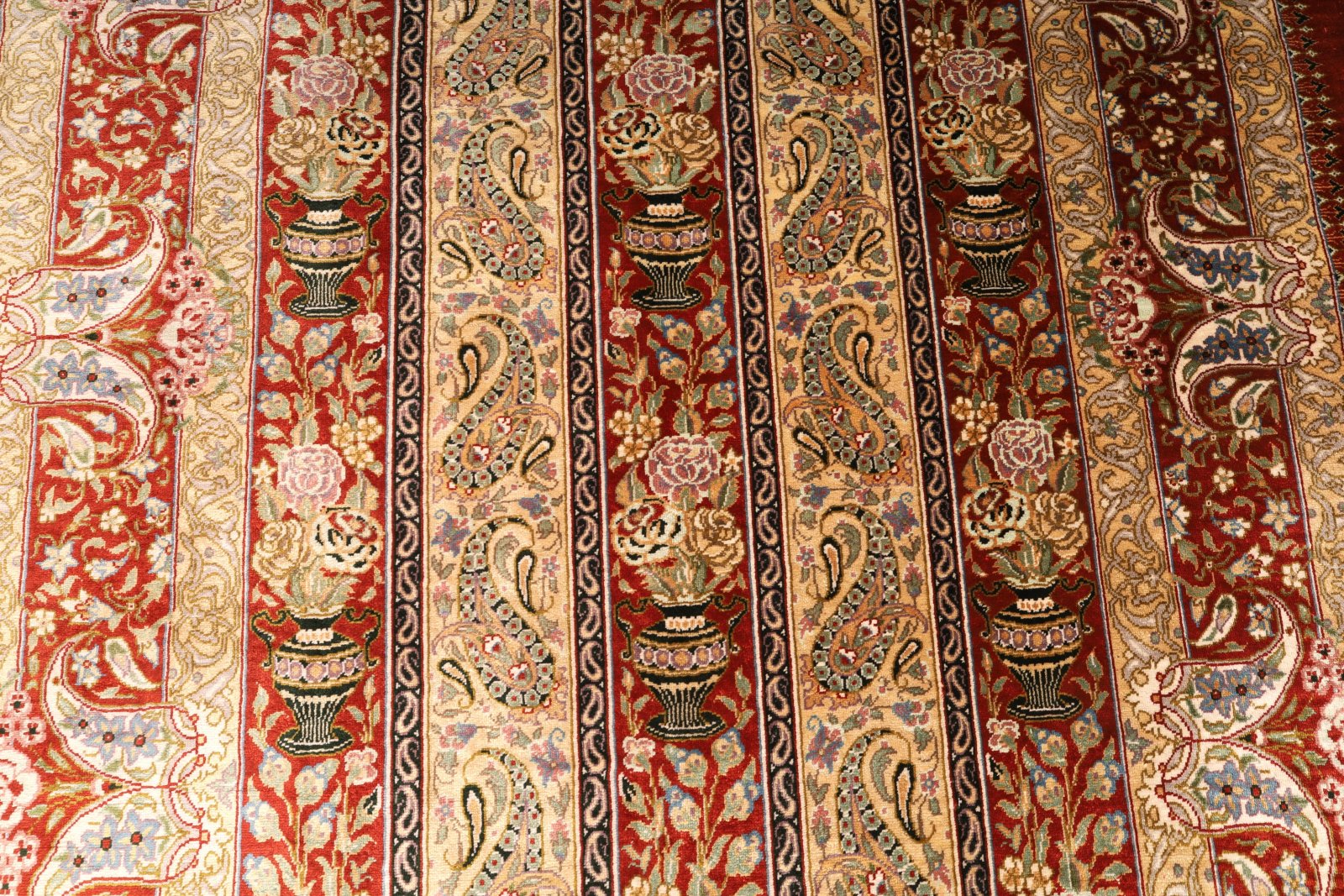 Qom Persian Rug 125 × 80 cm, Silk, hand-knotted