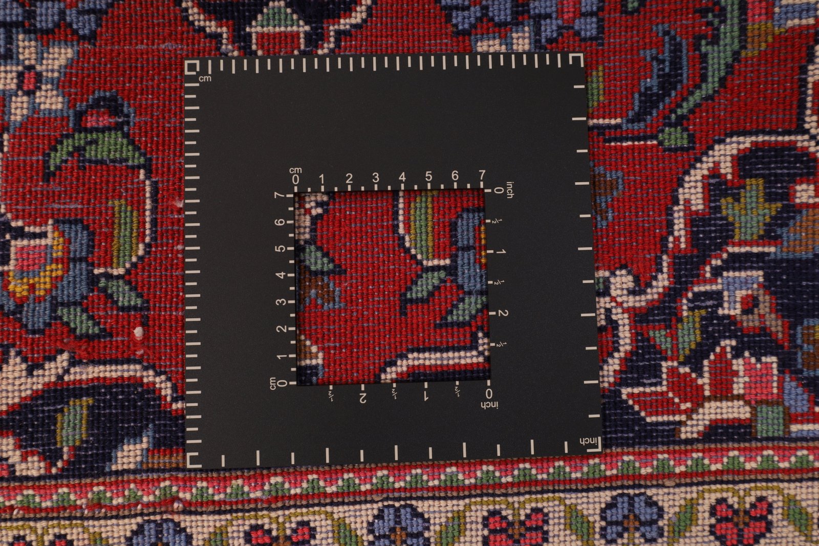 Hand-Knotted Wool Kashan Persian Rug, 164 × 106 cm