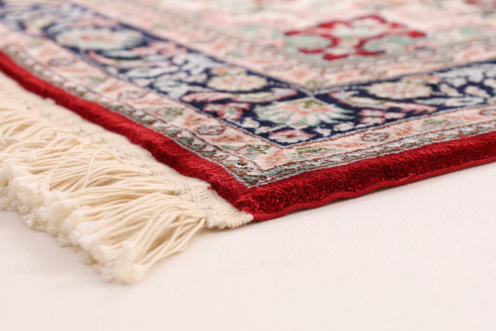 Hand-Knotted Silk Kashmir Indian Rug, 121 × 80 cm