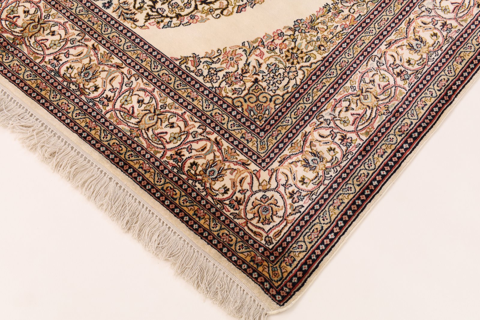 Hand-Knotted Silk Kashmir Indian Rug, 191 × 124 cm