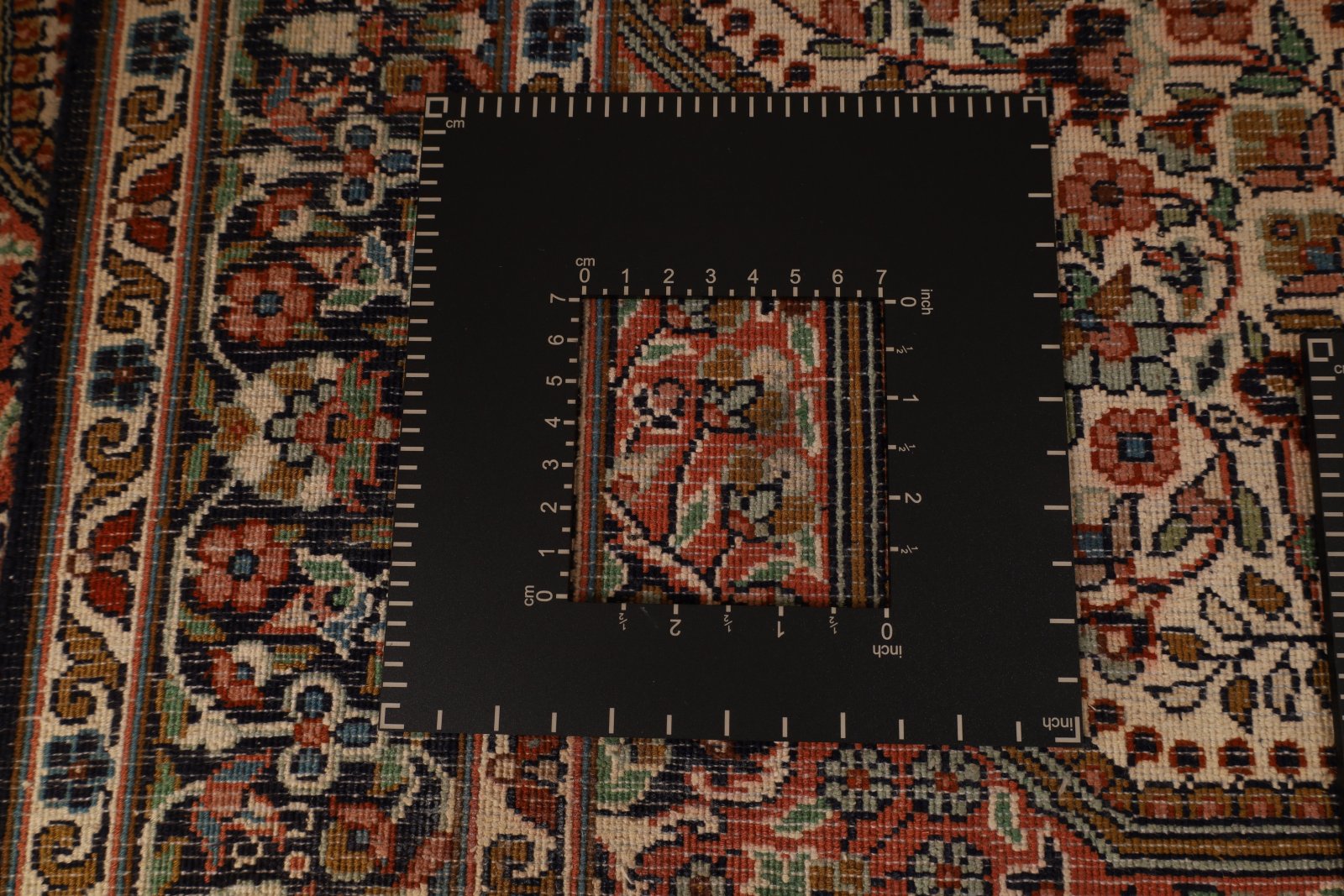 Kashmir Indian Rug — hand-knotted, 122 × 83 cm, Silk
