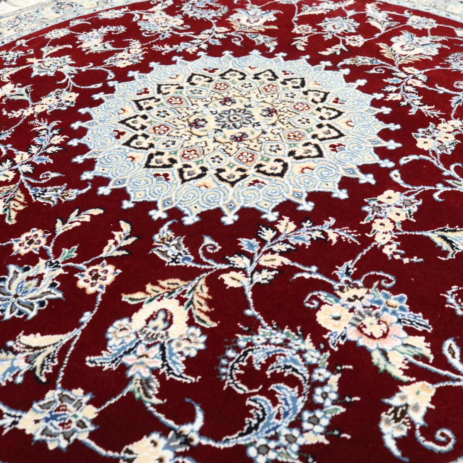 Nain Persian Rug — hand-knotted, 145 × 145 cm, Wool & Silk