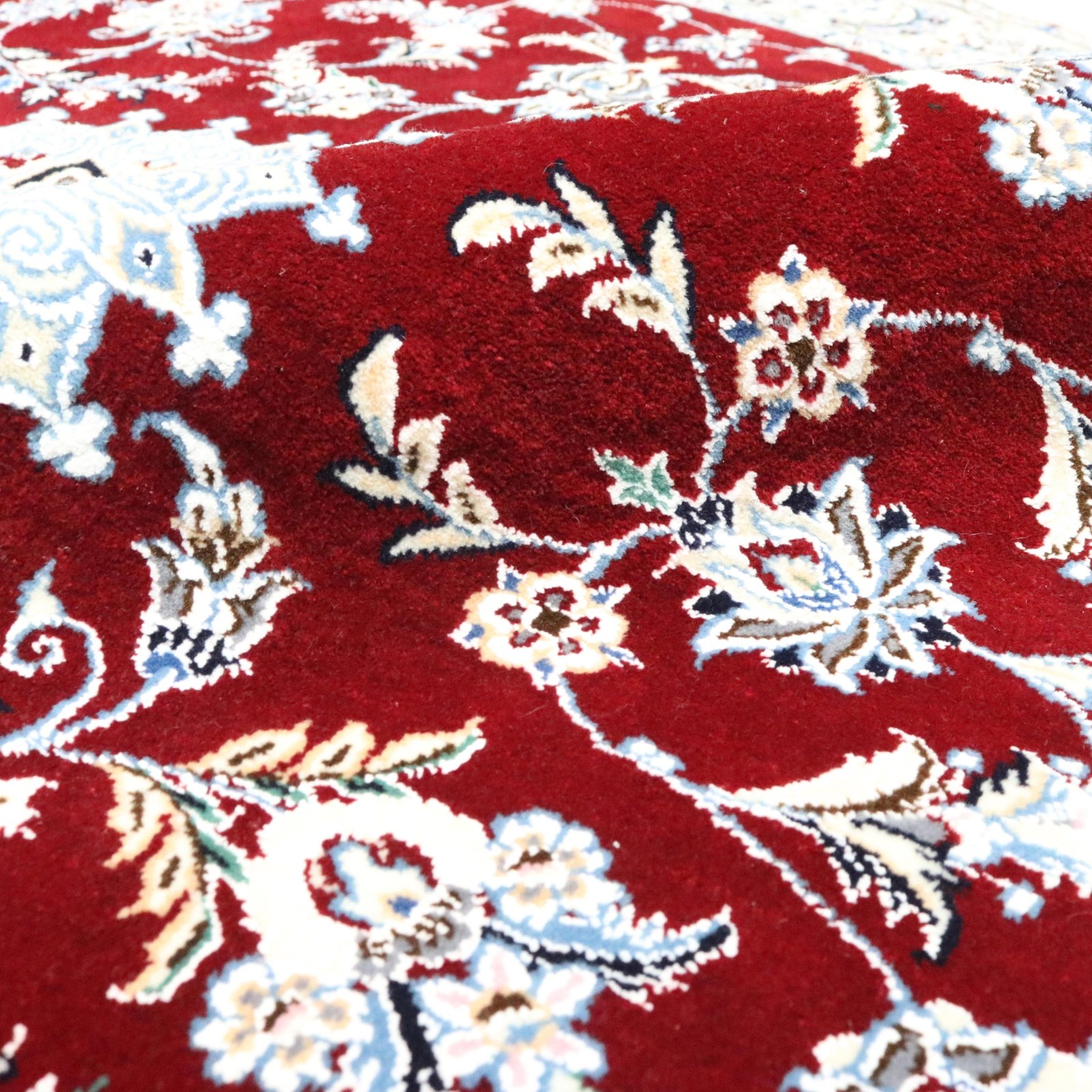 Nain Persian Rug — hand-knotted, 145 × 145 cm, Wool & Silk